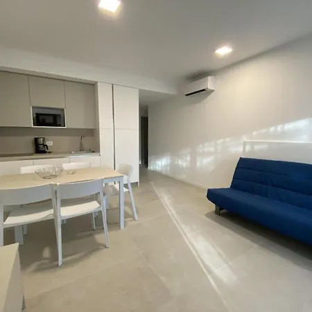 Apartmán Bright 300m From The Sea