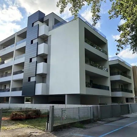 Apartmán Bright 300m From The Sea *